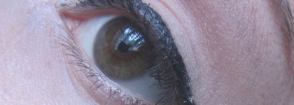 Подводка - кушон от Essence новый тренд или баловство? Купить или пройти мимо? Моё мнение и фото стрелок