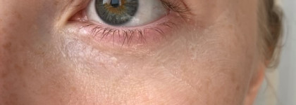 Средненько так...Clarins Hydra-Essentiel Moisturizing Reviving Eye Mask