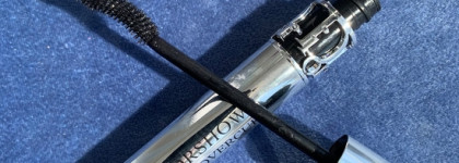 «Пушистый» эффект Dior Diorshow Iconic Overcurl Spectacular Volume & Curl Professional Mascara 090 Black