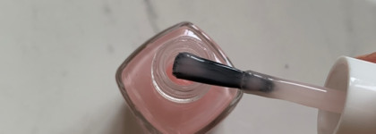 Розовая вуаль для ногтей Essie Nail Lacquer 15 Sugar Daddy