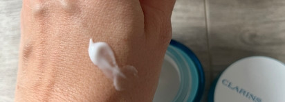 Дневной и ночной кремы Clarins из линейки Hydra-Essential. Точно лайк