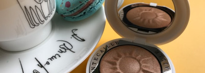 Маленькая, но гордая: пудра-хайлайтер Chantecaille Poudre Lumiere Sunlight