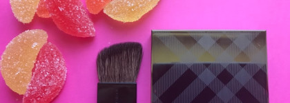 Burberry fresh glow highlighter в оттенке Rose Gold