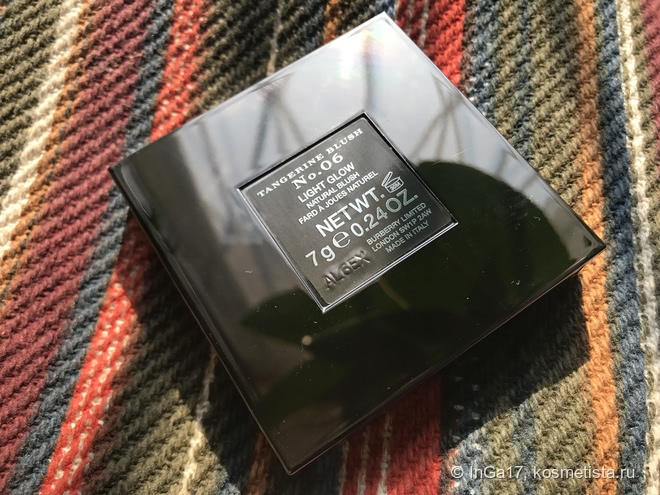 Румяна Burberry Light Glow No.06 Tangerine Blush