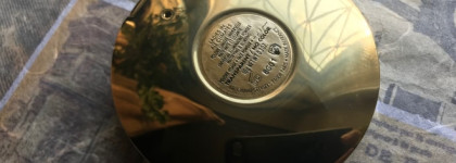 Универсальная матирующая компактная пудра Guerlain Ladies in all climates. Добро пожаловать в прошлое