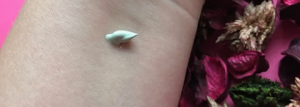 Перекрываем красноту с зеленым Erborian СС Red correct