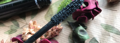 Mascara Le Volume Revolution de Chanel в оттенке Jungle Green