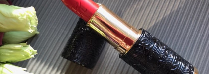 Le Rouge Parfum Scented lip color by Kilian. Heaven Rouge 100 & Heaven Rouge 200