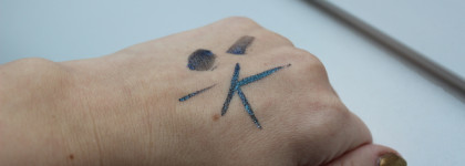 Catrice Liquid Liner Glitter Storm C03 Midnight Blues - жидкая подводка из новогодней лимитки 2018