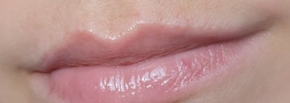 Весенняя новинка Vivienne Sabo - Блеск для губ Lip Gloss Fleur du Soleil в оттенке 02