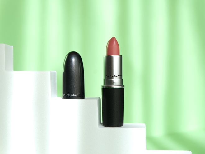 Моя первая помада от MAC - Frost Lipstick Rouge A Levres в оттенке 302 Angel