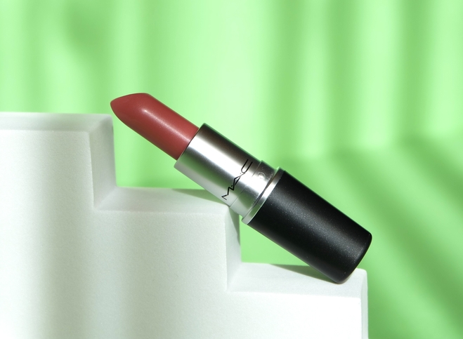 Моя первая помада от MAC - Frost Lipstick Rouge A Levres в оттенке 302 Angel