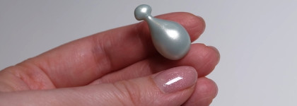 Eve Lom cleansing oil capsules travel case - незаменимый помощник в поездке