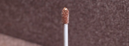 Новинка от Luxvisage - liquid eyeshadow Glitter Rock в оттенке 303 Pink Quartz: как ведут себя на нависшем веке