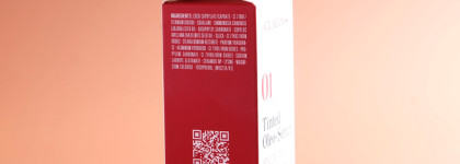 Новинка! Тональная сыворотка на основе масел Tinted Oleo-Serum Clarins в оттенке 01