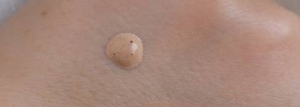 Новинка! Тональная сыворотка на основе масел Tinted Oleo-Serum Clarins в оттенке 01