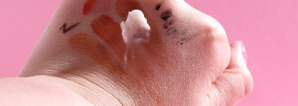 Clarins Soothing Gentle Foaming Cleanser with alpine herbs & shea butter extracts