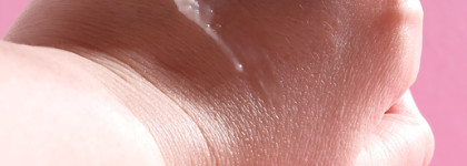 Clarins Soothing Gentle Foaming Cleanser with alpine herbs & shea butter extracts