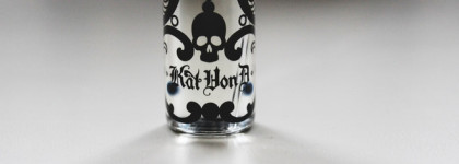 Привлекательная "Темная сторона" Sinner EDP от Kat Von D