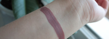 Матовая помада NYX Lip Lingerie Embellishment 02