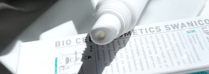 Swanicoco Peeline “More than smooth Lip Scrub”: пилинг-скатка для губ с РНА кислотами, натуральной целлюлозой и центеллой