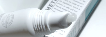 Swanicoco Peeline “More than smooth Lip Scrub”: пилинг-скатка для губ с РНА кислотами, натуральной целлюлозой и центеллой