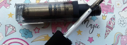 Не все то хорошо, что блестит:жидкая губная помада Essence Metal Shock Lip Paint