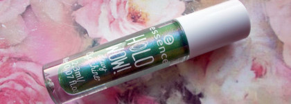 Блеск для губ Essence Holo Wow! Dewy Lip Shine в оттенке 05 Fairy Dust