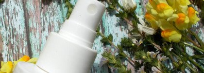 "Отличник" и "хорошист" от Sativa: антиоксидантный тоник для чувствительной кожи №59 и ночная омолаживающая сыворотка №88