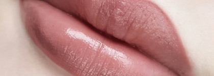 Лучшая бюджетная увлажняющая помада от Essence insta-care в оттенках 01 Sandy Sunrise и 02 Daily Maybe