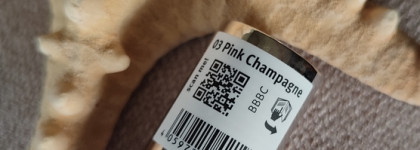 Любимец последнего времени - масло для губ Essence lip oil Pink champagne