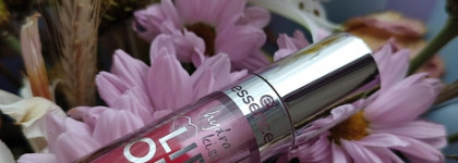 Любимец последнего времени - масло для губ Essence lip oil Pink champagne