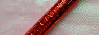 Легендарная тушь в новом облике: Vivienne sabo cabaret legende rouge 01