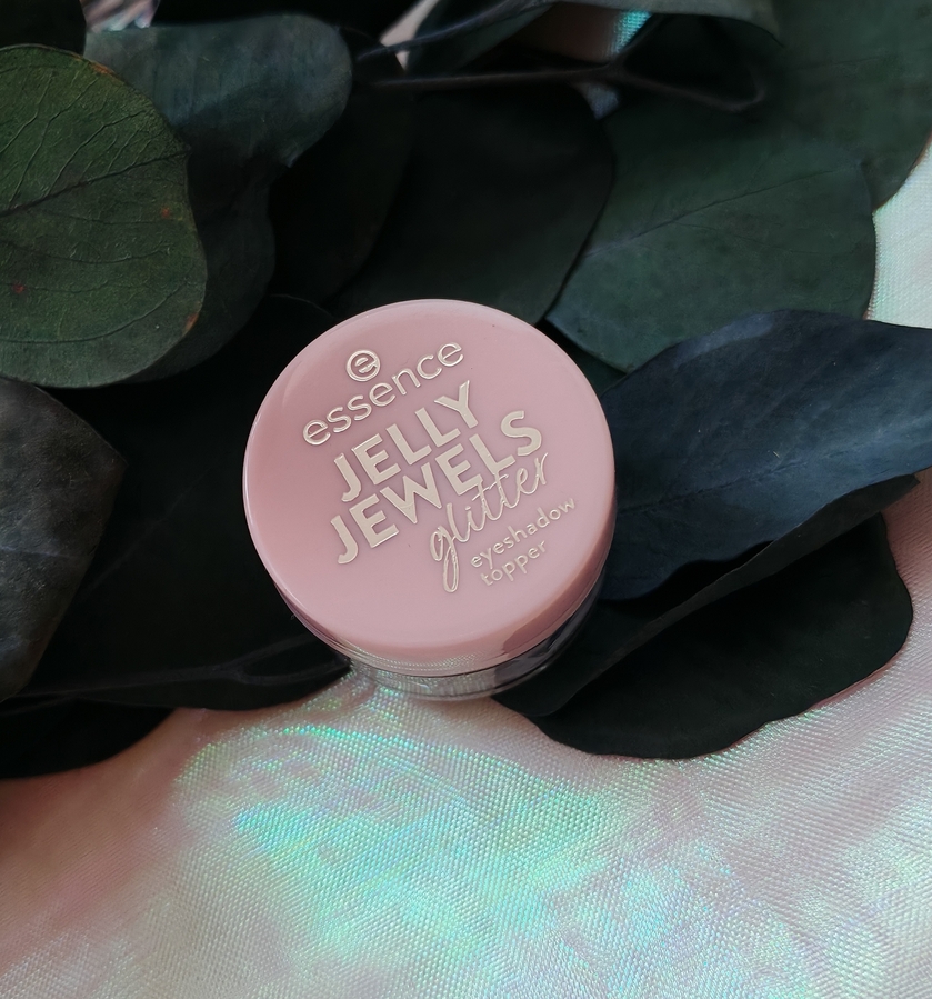 тени для век