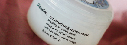 Glossier Moisturizing Moon Mask - спасение для кожи зимой