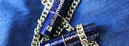 Белорусские красотки I Помады Relouis Alta Moda в оттенках 04 Creamy velvet и 06 Mauve velvet