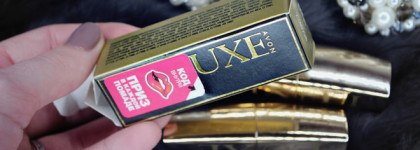 И снова здравствуйте! Увлажняющие помады Avon Luxe в оттенках Nude slip (нежный поцелуй) и Pink satin (розовая парча)