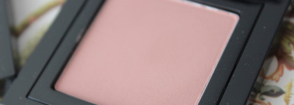 Теплые ежедневные однушки Bobbi Brown Eye Shadow Antique Rose, Peach Cloud