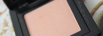 Теплые ежедневные однушки Bobbi Brown Eye Shadow Antique Rose, Peach Cloud