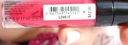 Ни к чему не обязывающий, но привлекающий внимание. Блеск для губ Victoria's Secret Get Glossed Lip Shine в оттенке "Love It"