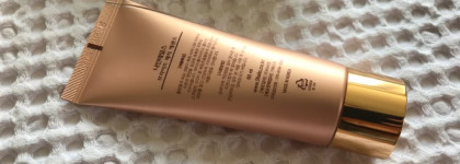 Идеальная кожа вместе с 9-Tails Bright Magic Essence