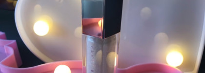 "Shine bright like a diamond!" вместе с Fenty Beauty Gloss Bomb Diamond Milk