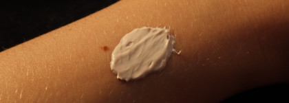 Крем солнцезащитный розовый с каламином The Saem Eco Earth Power Pink Sun Cream spf 50 ра ++++