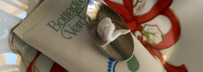 Крылья, хвост? Ноги! Отличное средство ухода за стопами Bottega Verde Crema talco piedi con olio essenziale di menta