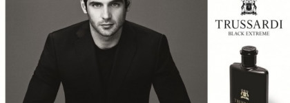 Слива лиловая, спелая, садовая от Trussardi Black Extreme