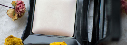 Люксовый хайлайтер Illamasqua Beyond powder в оттенке Deity за 260 рублей