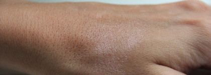 Жидкий хайлайтер от Karl Lagerfeld+ModelCo в оттенке 01 "Opal" - мое знакомство с капсульной коллекцией косметики от легендарного кутюрье