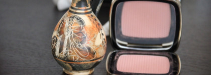 Румяна или бронзер? Румяна из коллекции Claudia Schiffer в оттенке Hot Sand от бренда Artdeco