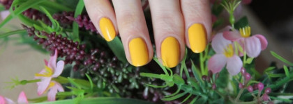 Мои весенние лаки: Le Vernis в оттенке 592 Giallo Napoli от Chanel и Dior Vernis в оттенке 505 Early от Dior