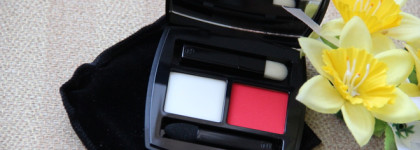 Замечательный дуэт для макияжа губ Duo baume et poudre à lèvres от Chanel в оттенке 410 Rosso Pompeiano